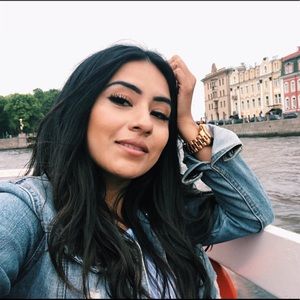 Meet your Posher, Jennifer